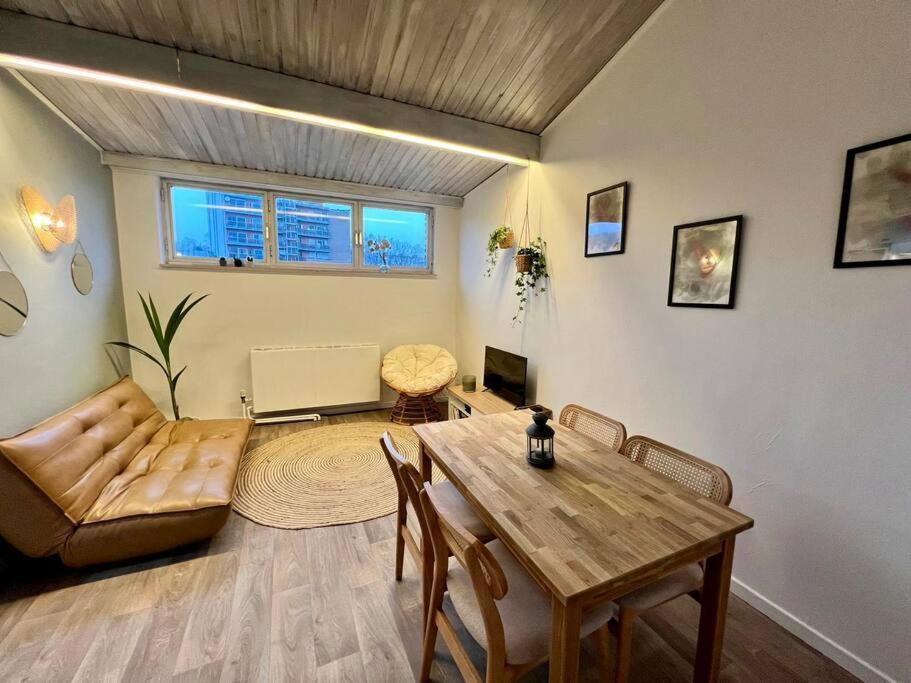 Joseph - Nid Douillet A Appartement *